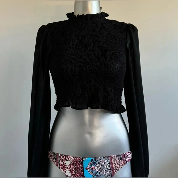 ✅Crop Stretchy Ruffled  Top - Picture 2 of 14